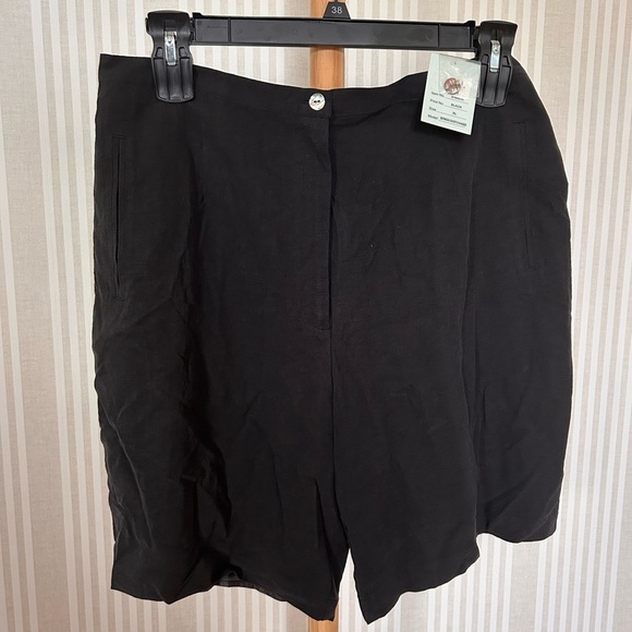Vintage Pineapple Moon 100% Silk Black Women’s Size XL Bermuda Shorts Deadstock - Picture 1 of 7